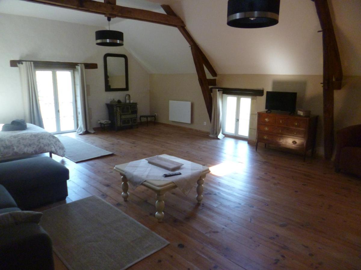 Bed and Breakfast Le Moulin De Cors Oulches Экстерьер фото