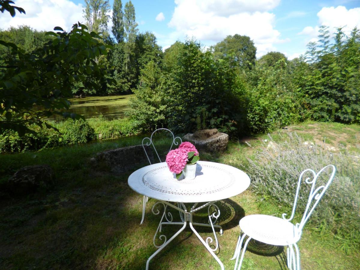 Bed and Breakfast Le Moulin De Cors Oulches Экстерьер фото