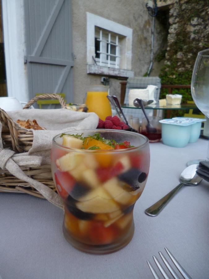 Bed and Breakfast Le Moulin De Cors Oulches Экстерьер фото
